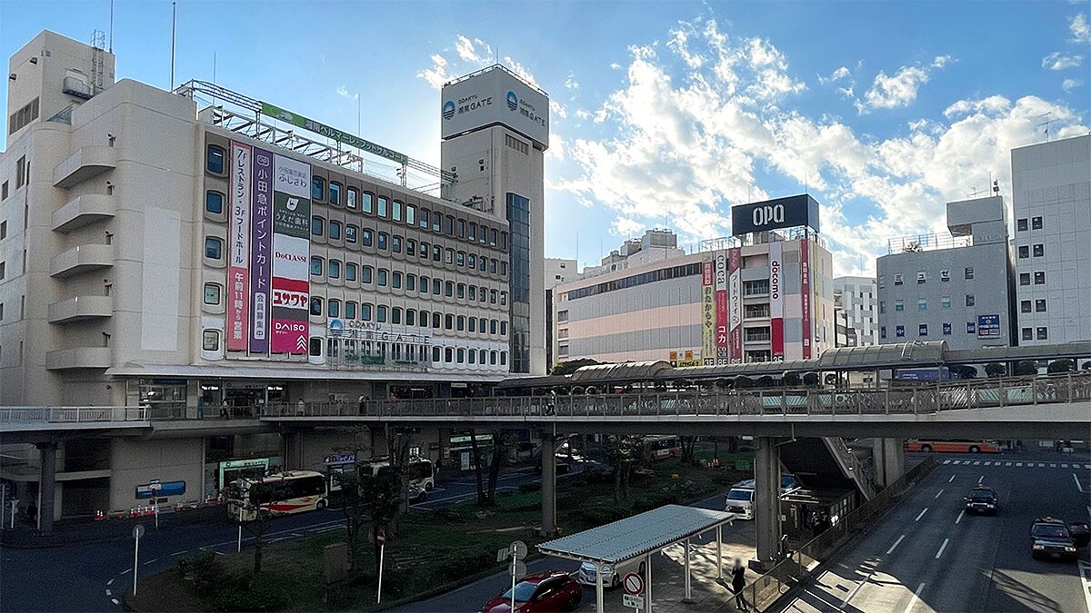 ODAKYU 湘南 GATEと湘南藤沢OPAの外観を含めた藤沢駅南口