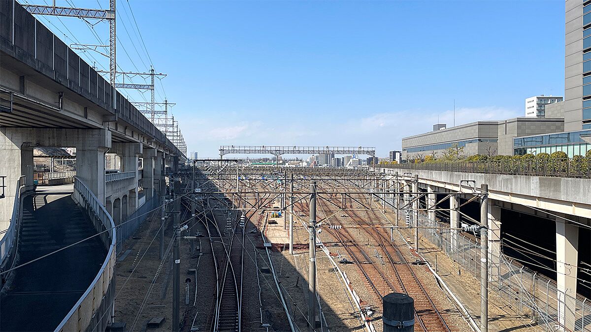 新田端大橋から撮影した線路