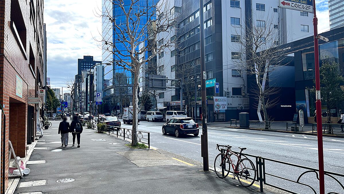 乃木坂の外苑東通りと街の景観
